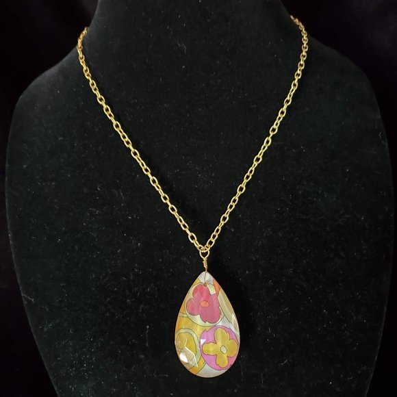 Lenora Dame Tear Drop Necklace Acrylic Mod 70's Flower Gold Tone Hardware - Picture 1 of 6